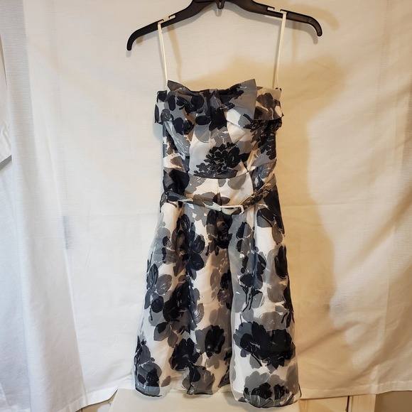 White House Black Market Dresses & Skirts - White House Black Market Sz 00 Black White Floral Strapless Dress Cocktail/Prom